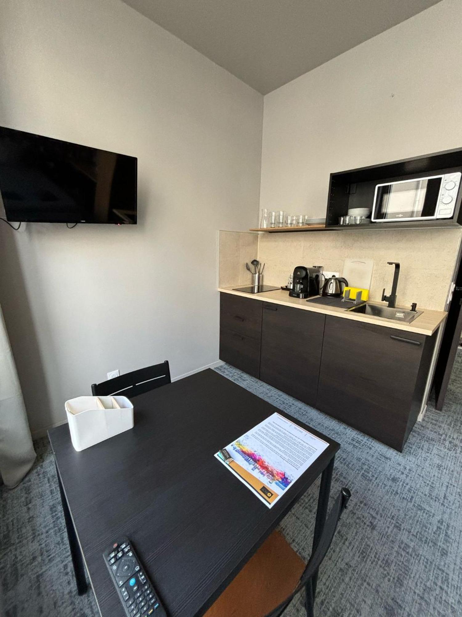 Le 12 Wifi Cosy Parking Gratuit Apartment แซงต์-เอเตียน ภายนอก รูปภาพ